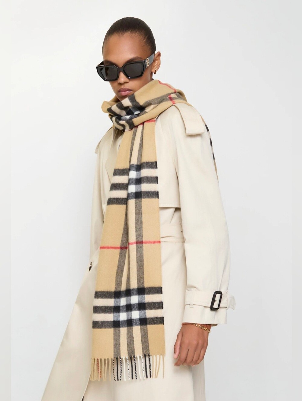Authentic Burberry Beige Black White Red Signature Check Scarf